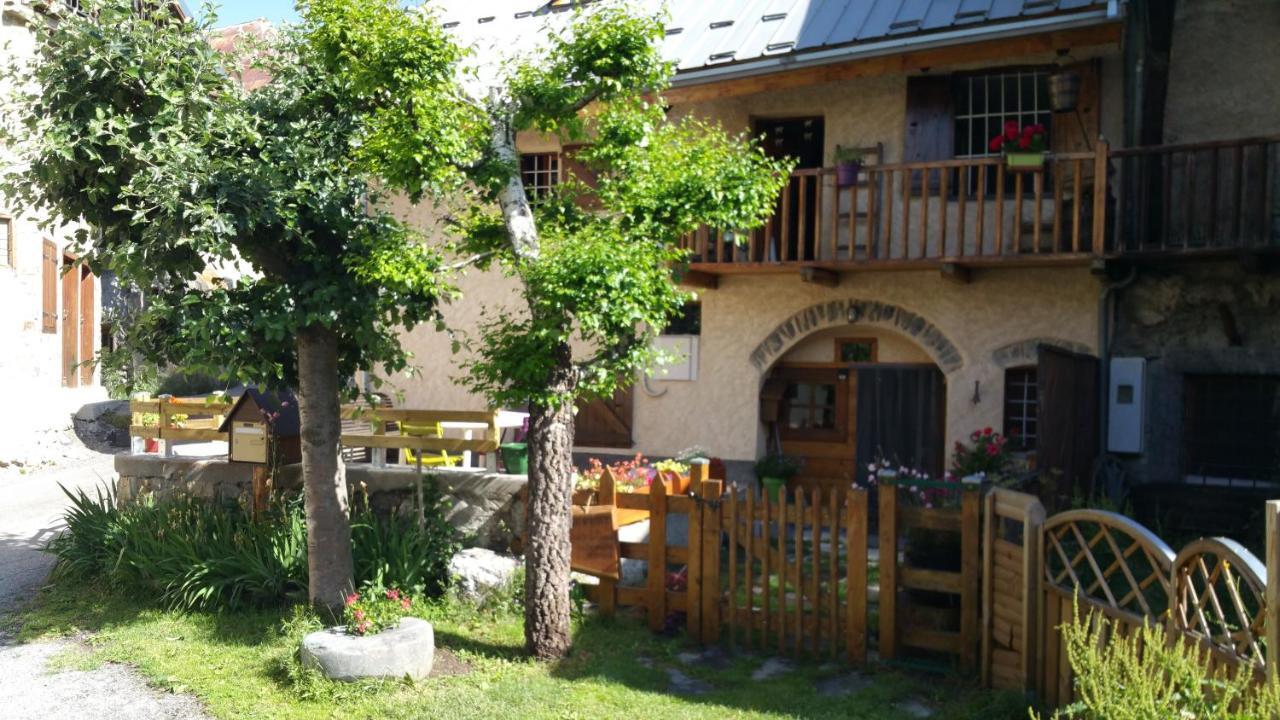 蒙乃第耶-勒潘Chez Annie & Marcel住宿加早餐旅馆 外观 照片